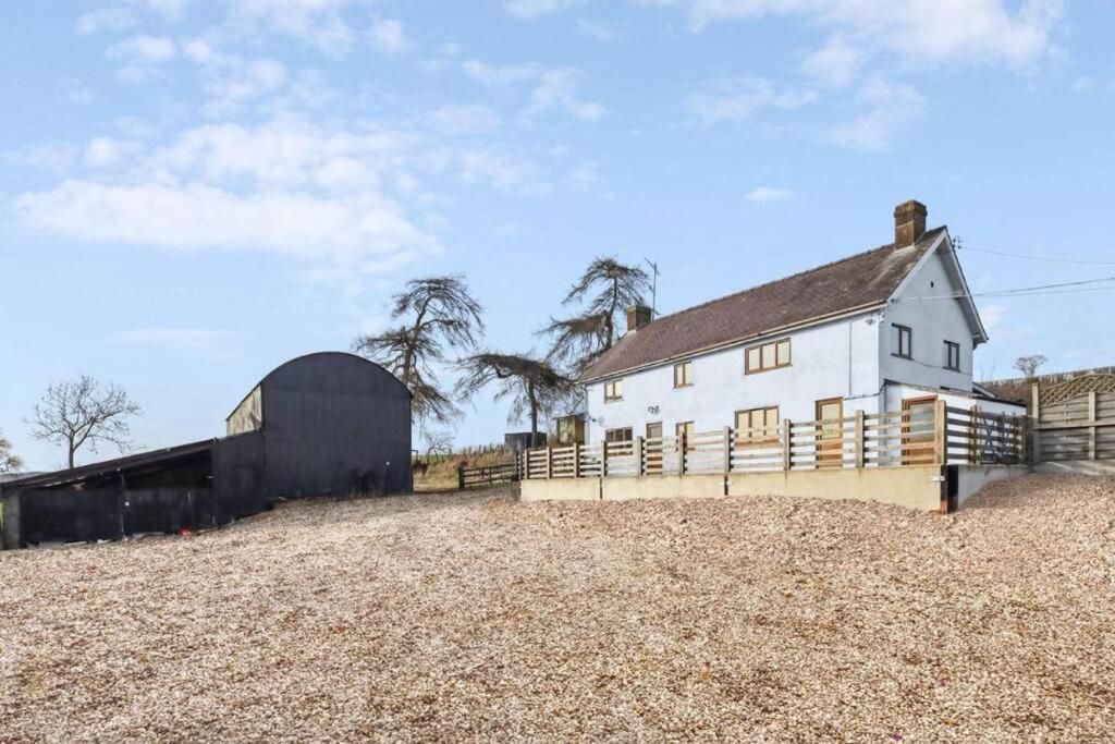 Llanbister Upper Caerfaelog Farmhouse מראה חיצוני תמונה