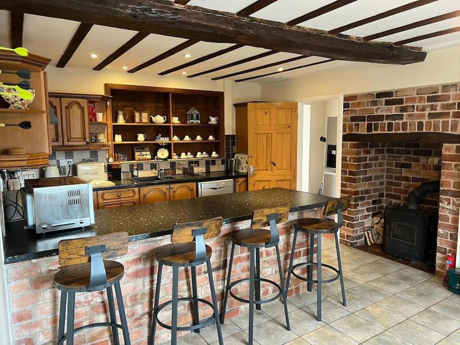 Llanbister Upper Caerfaelog Farmhouse מראה חיצוני תמונה